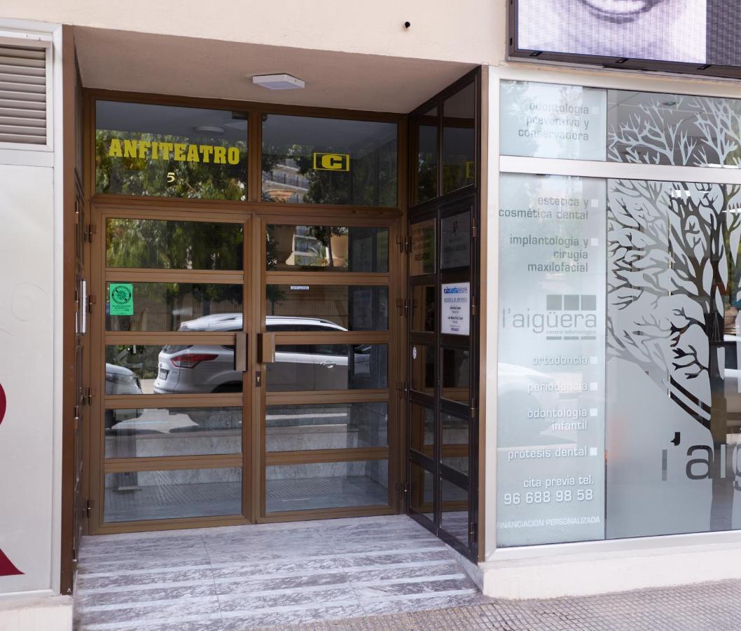 Apartamentos Anfiteatro Benidorm Kültér fotó